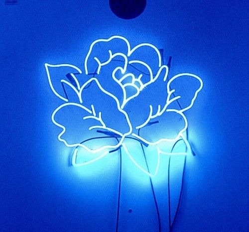 ۵ ویژگی شخصیتی افرادی که به رنگ آبی علاقه دارند