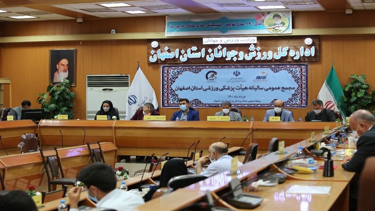 خدمات باید از تهران تمرکززُدایی شود