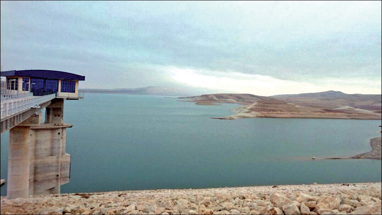 کاهش ۵۰ درصدی آب پشت سد‌های خراسان رضوی