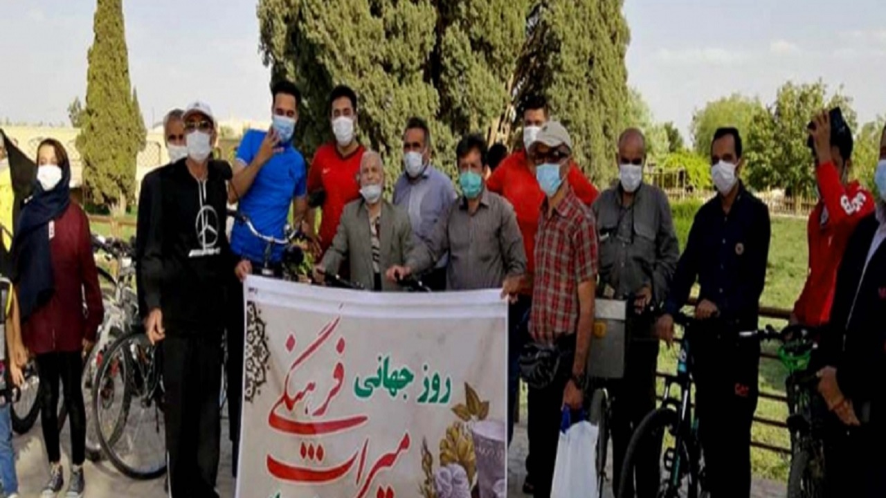 حامیان میراث فرهنگی مسیر شش کیلومتری در ابرکوه را رکاب زدند