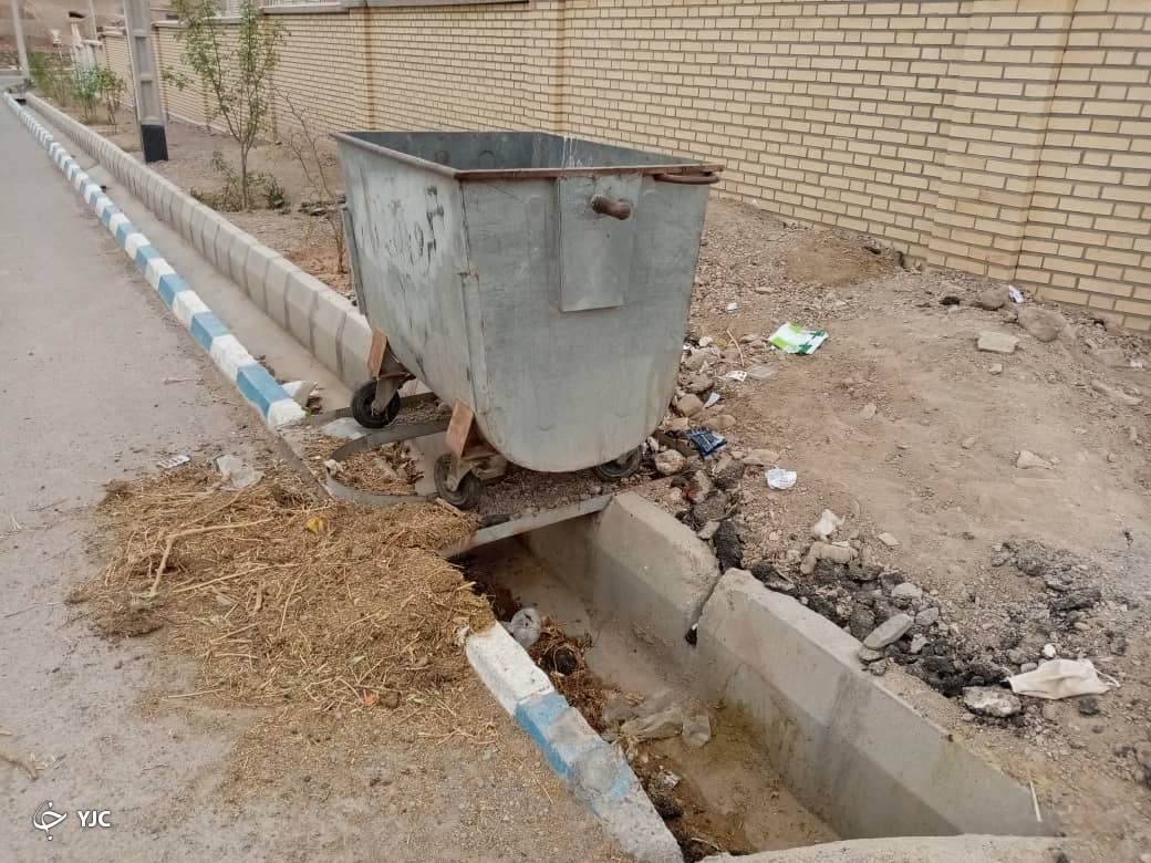 چهره زننده زباله و نخاله&zwnj;های ساختمانی در معابر طبس + تصاویر