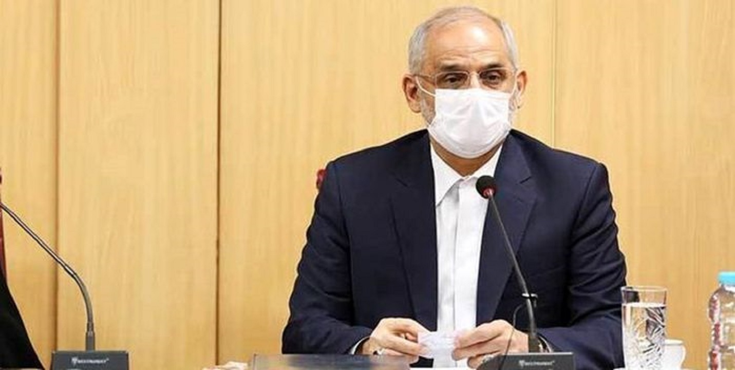معلمان واکسن بزنند؛ مدارس باید باز شود