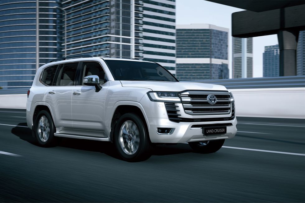 اولین تویوتا لندکروزر با 409-HP 3.5L Twin-Turbo V-6 آغاز به کار می کند