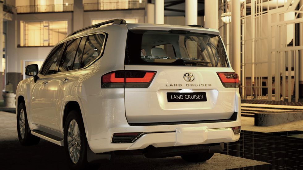 اولین تویوتا لندکروزر با 409-HP 3.5L Twin-Turbo V-6 آغاز به کار می کند