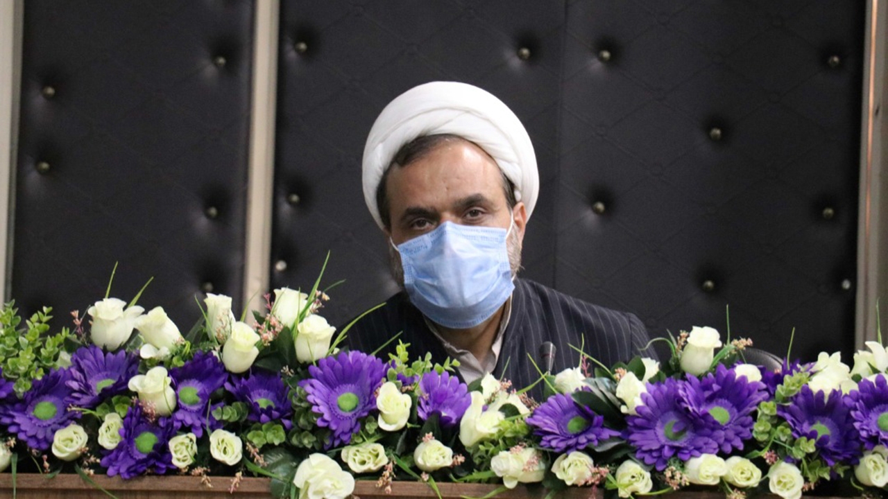 جوانان در همه عرصه‌های فرهنگی و سیاسی پیشگام باشند