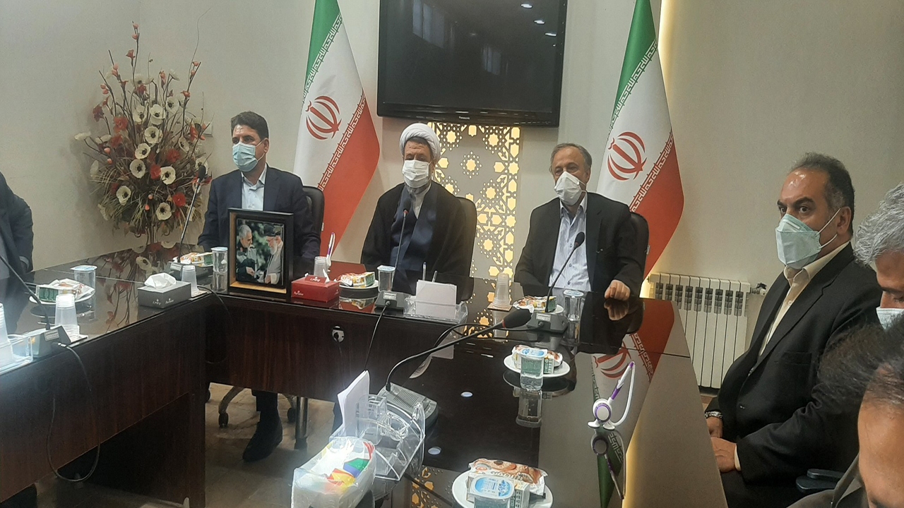 عکس یادگاری با کاندیدای محبوب/ نرخ دلار و حجم نقدینگی دلیل اصلی گرانی در کشور/ ابتلای ۸۵ کرمانی به کرونا
