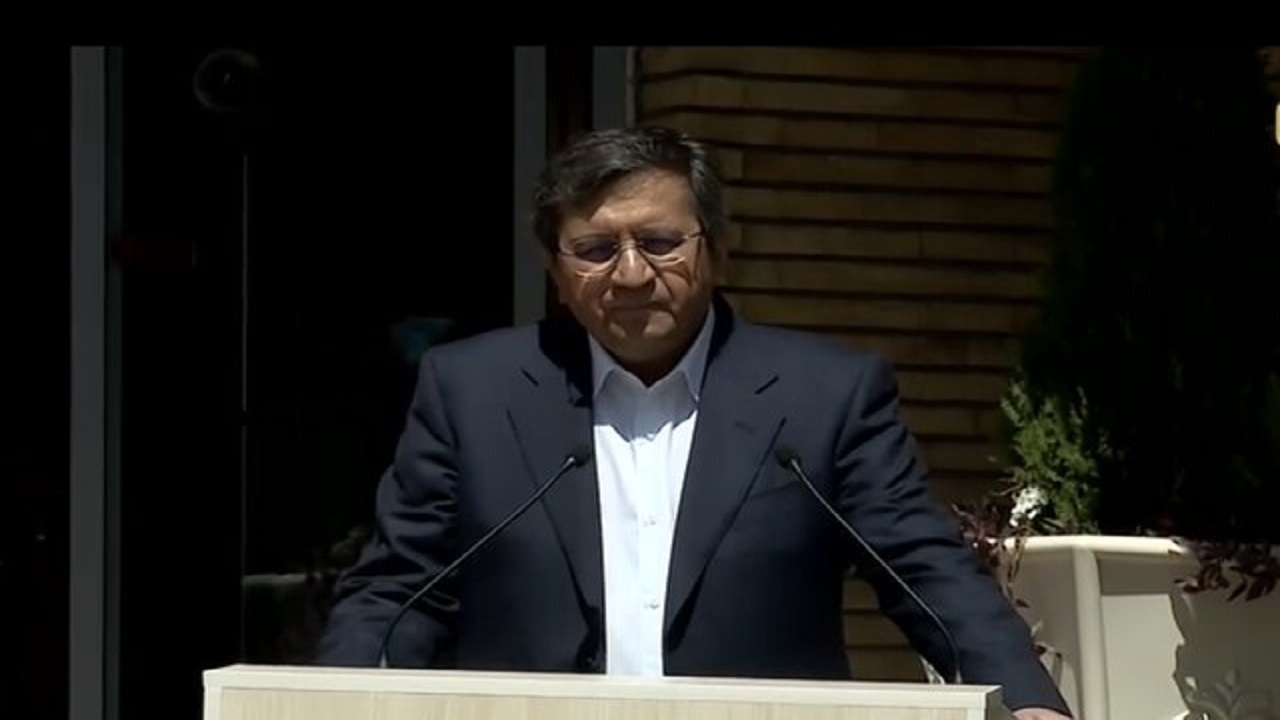 دولت آینده بایدجلوی اشتباهات گذشته را بگیرد و ریل اقتصادی را تغییر دهد
