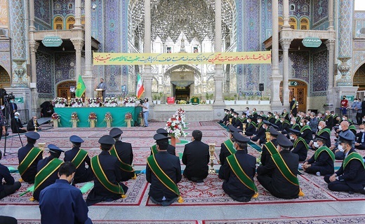 پرچم بارگاه حرم حضرت معصومه (س)تعویض شد + تصاویر