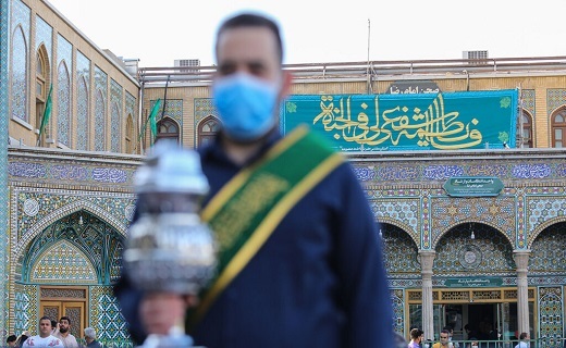 پرچم بارگاه حرم حضرت معصومه (س)تعویض شد + تصاویر