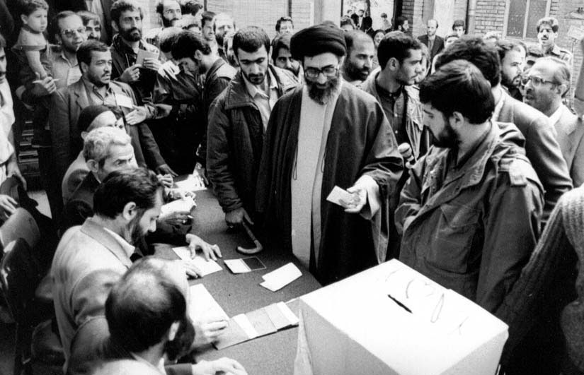 شعار جالب آیتالله خامنهای در انتخابات ریاست جمهوری شعار جالب آیتالله خامنهای در انتخابات ریاست جمهوری