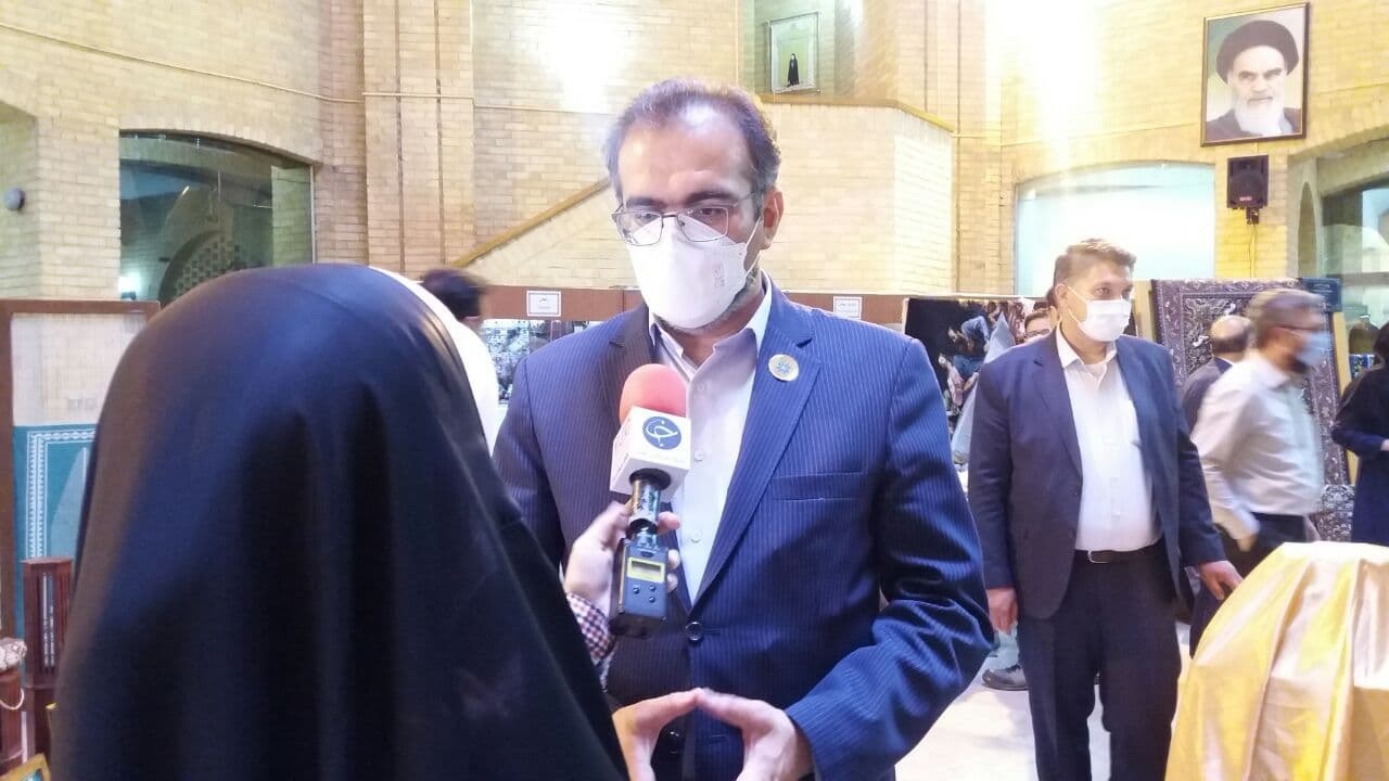 تلاش برای ارتقای بازار فروش صنایع دستی در شهرها و روستای جهانی شده ایران
