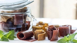 باشگاه خبرنگاران -طرز تهیه لواشک سیب خوشمزه با طعم‌های مختلف