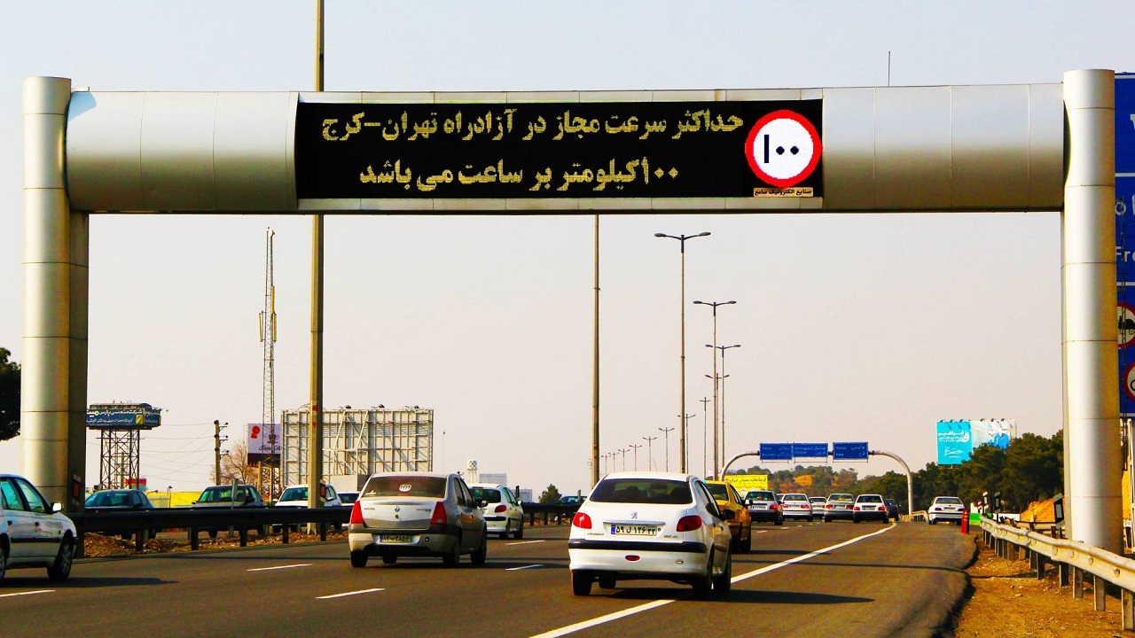 نصب تابلوی پیام متغییر در سه راهی ایواغلی خوی