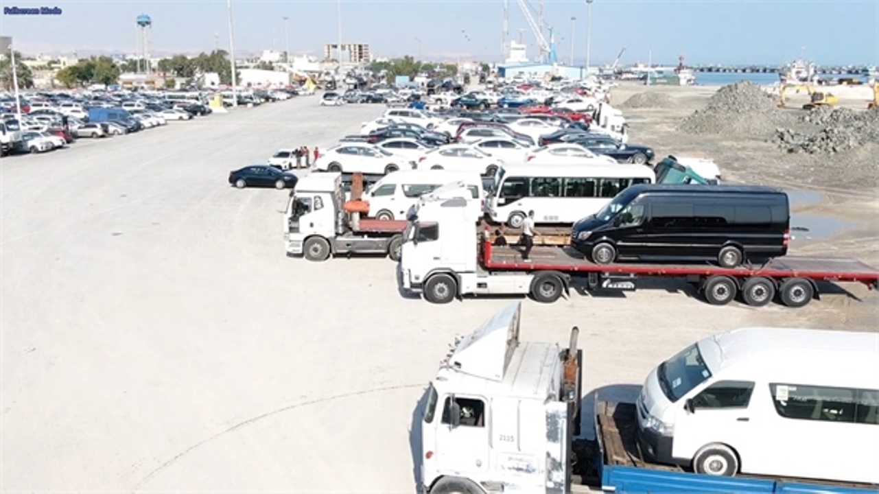 ترانزیت 18 هزار خودرو  از بنادر غرب هرمزگان به خارج از کشور