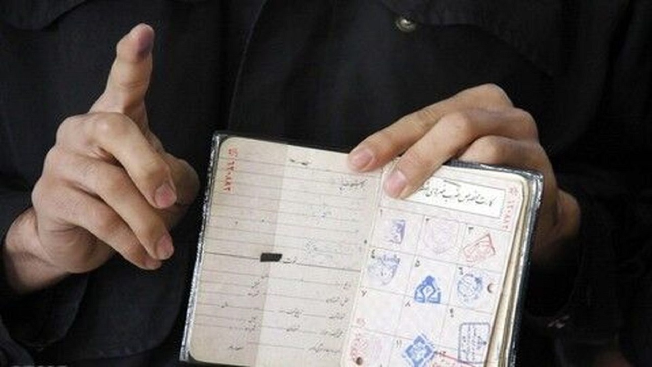 همراه داشتن شناسنامه و کدملی برای رای دادن الزامی است