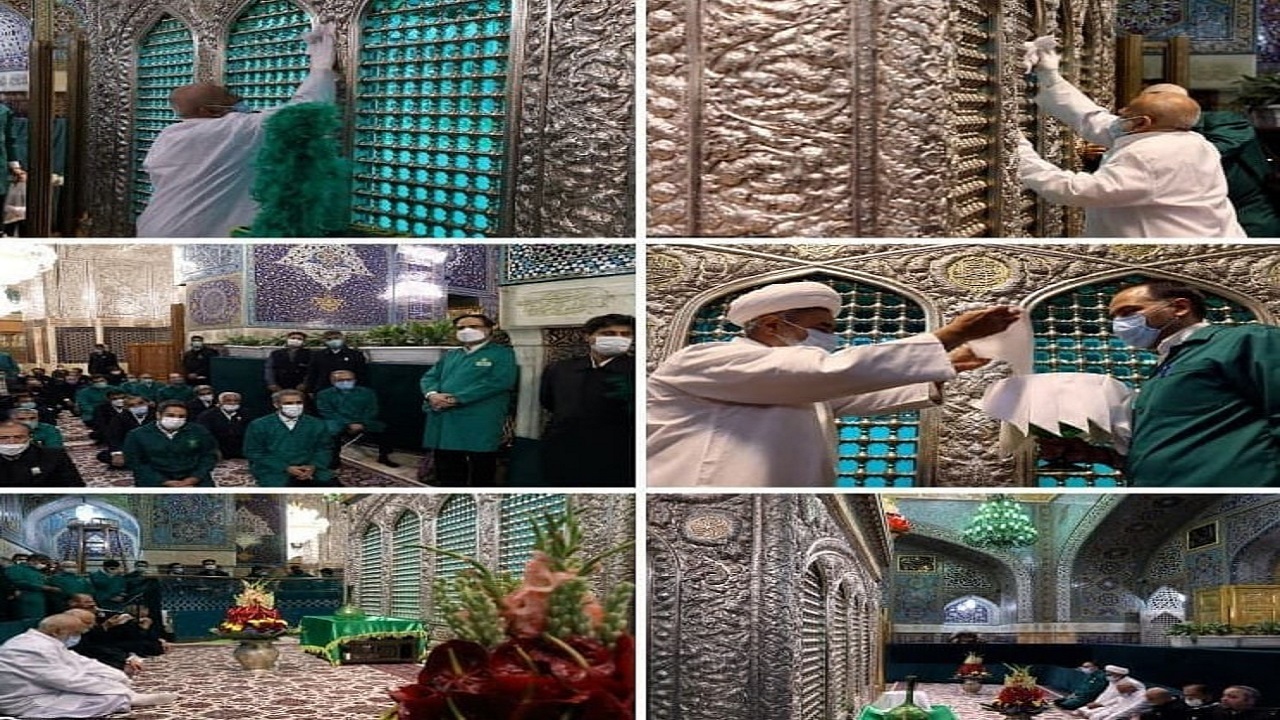 غبارروبی ضریح مطهر رضوی