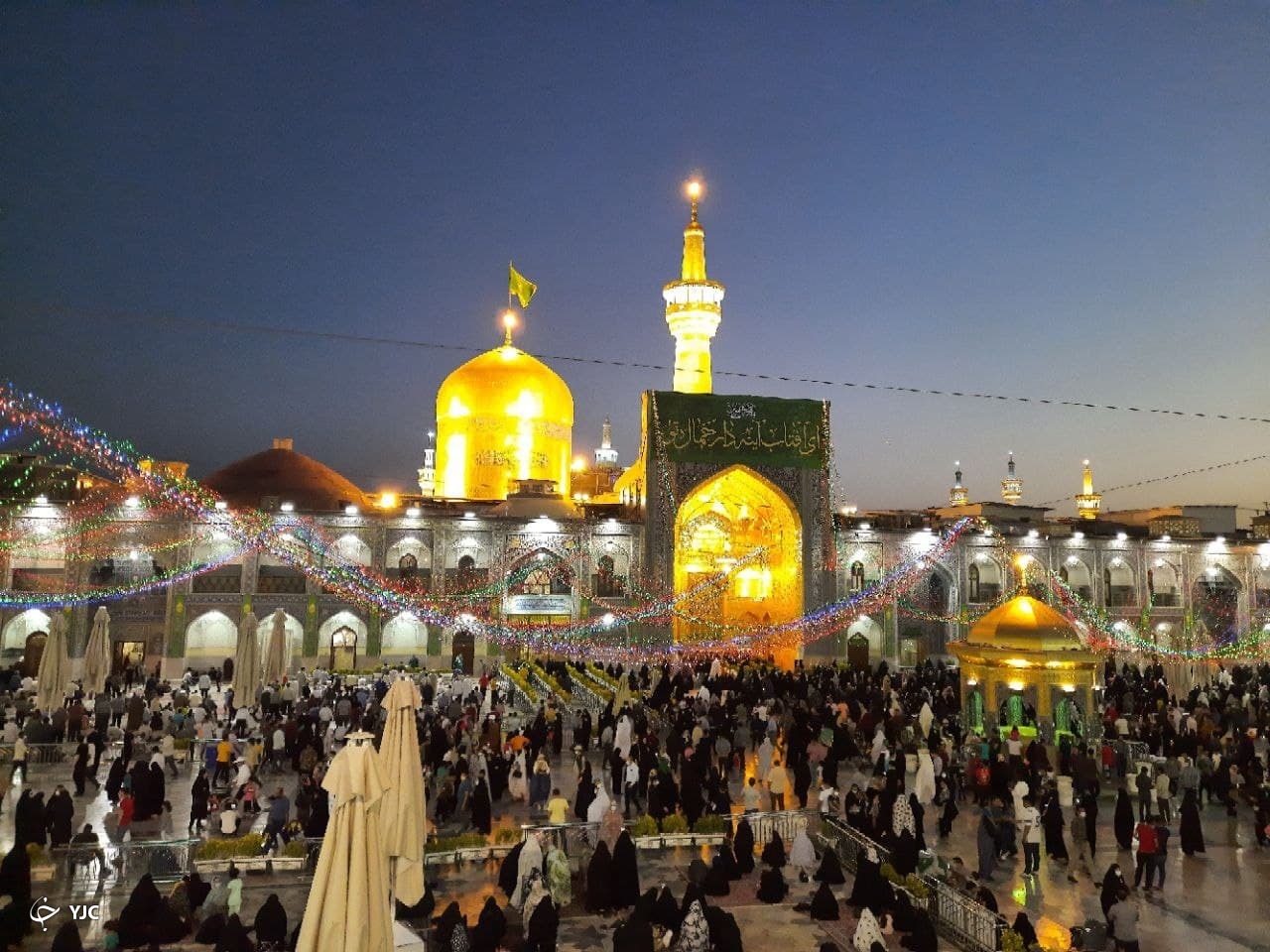 گل آرایی حرم مطهر رضوی