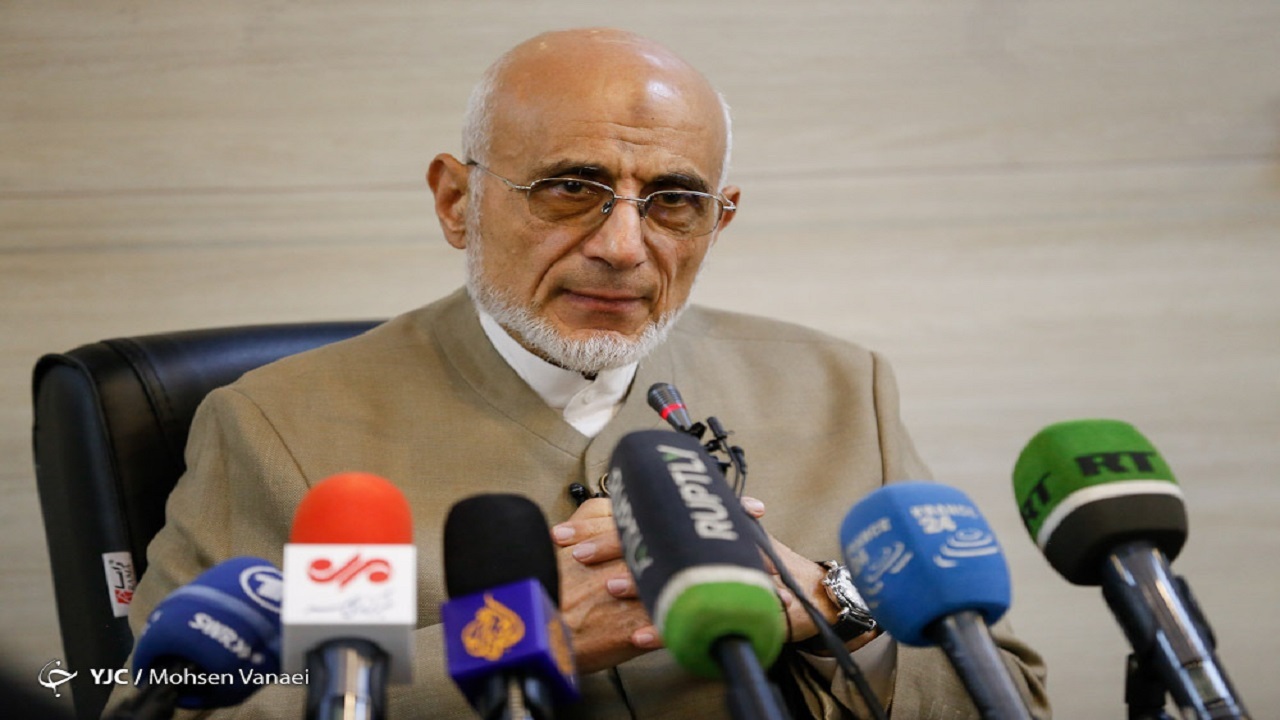 نمی‌توانستم مسئولیت اقدامات وزارت کشور را درباره اعلام اسامی نامزدهای شوراها بپذیرم/ اهل از زیر کار در رفتن نیستم