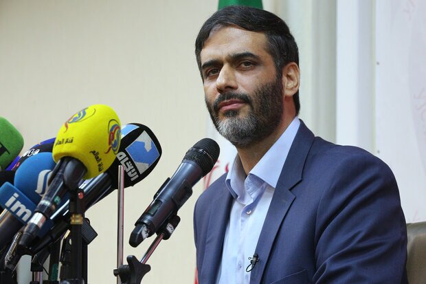 از هیچ فهرست انتخاباتی حمایت نمی‌کنم