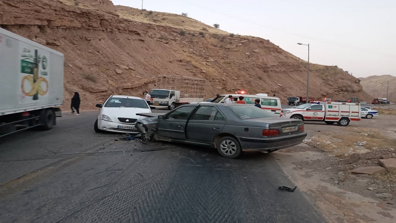 امدادگران هلال احمر دشتستان به ۶ مصدوم تصادف کمک کردند