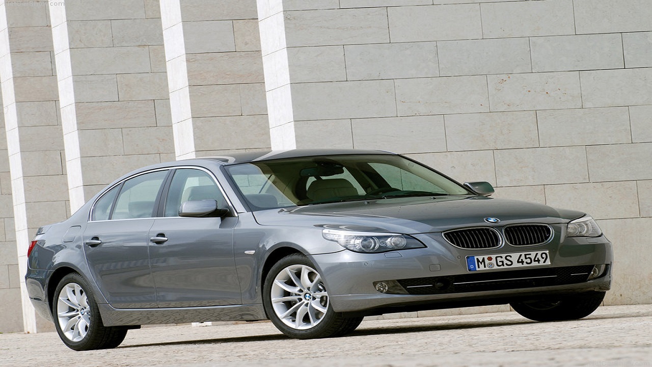 مقایسه ب ام و 530i  با مرسدس‌ بنز E350 + مشخصات فنی