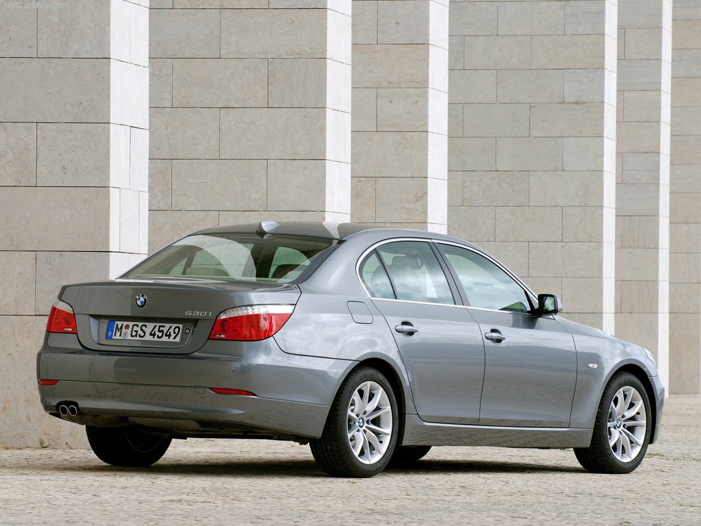 مقایسه ب ام و 530i  با مرسدس&zwnj;بنز E350؟ + مشخصات فنی