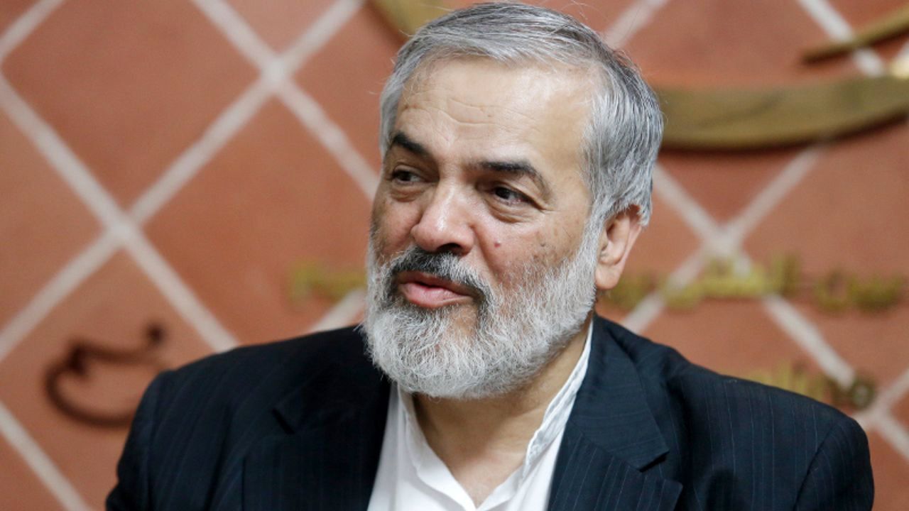 چهار نامزد اصولگرا به نفع سید ابراهیم رئیسی کنار بروند/ نفوذ اصلاح‌طلبان در ستادهای انتخاباتی اصولگرایان برای کارشکنی
