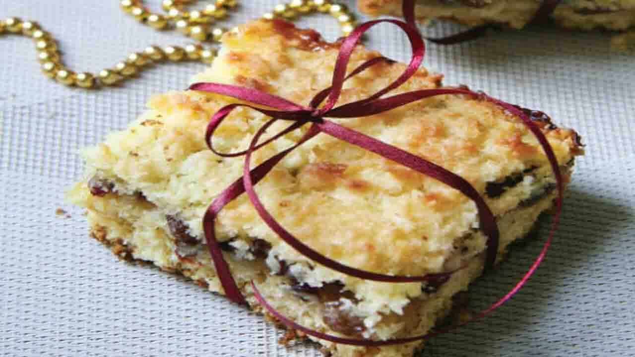 شیرینی برشی کشمش و نارگیل + طرز تهیه
