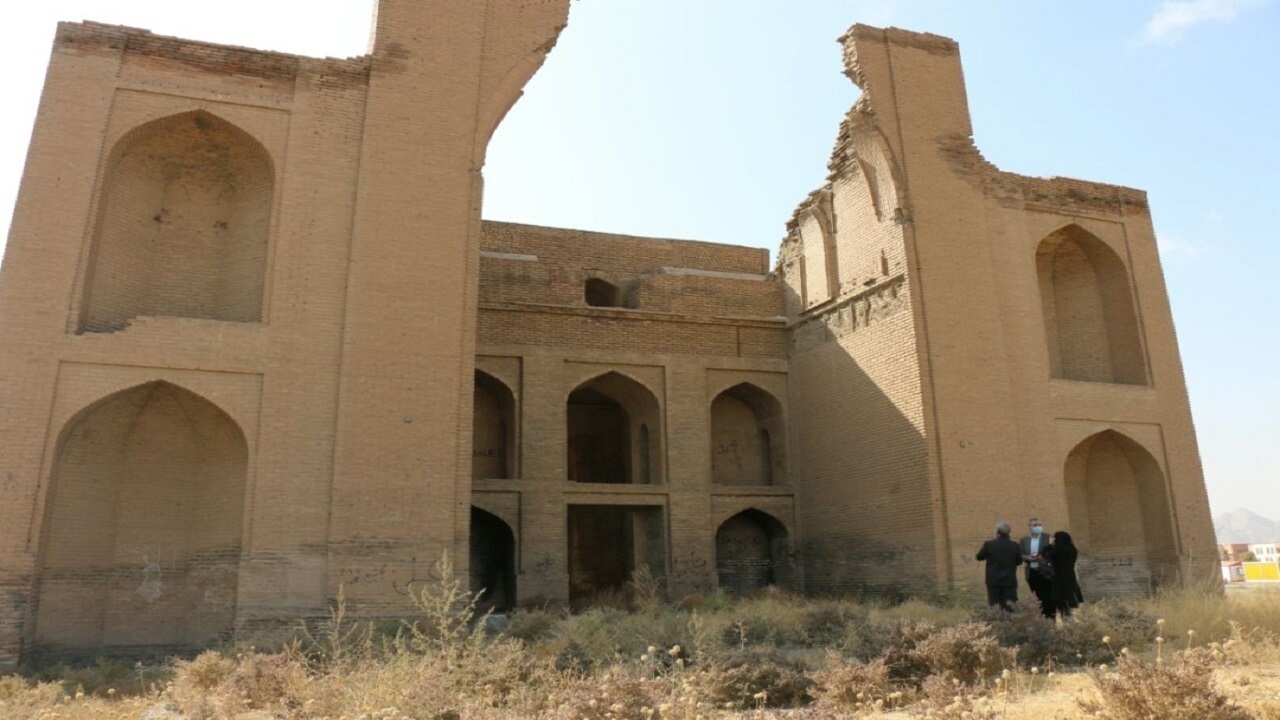 ایوان طرق پیشانی آثار ملی و اسلامی خراسان رضوی