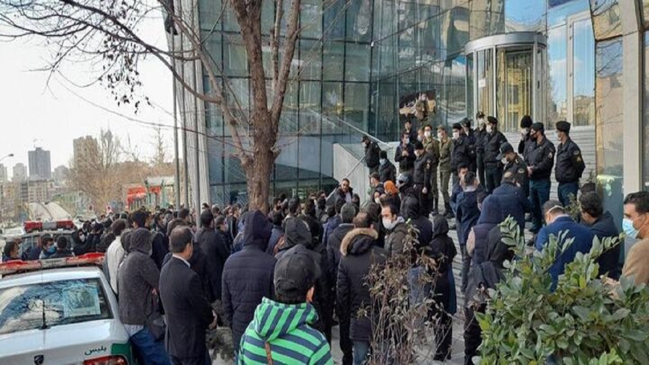 بازگشت اعتماد به بورس در گرو حمایت عملی از بازار است