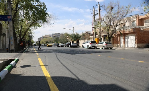 آماده سازی مسیر تردد دوچرخه در خیابان ۱۹دی +تصاویر
