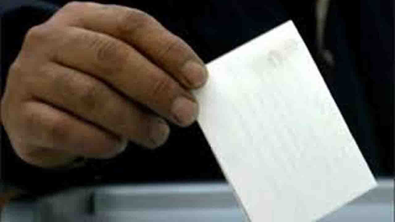 چرا نباید رأی سفید و باطل درون صندوق رأی انداخت؟