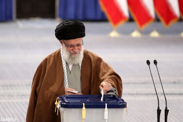 رهبر معظم انقلاب آرای خود را به صندوق انداختند