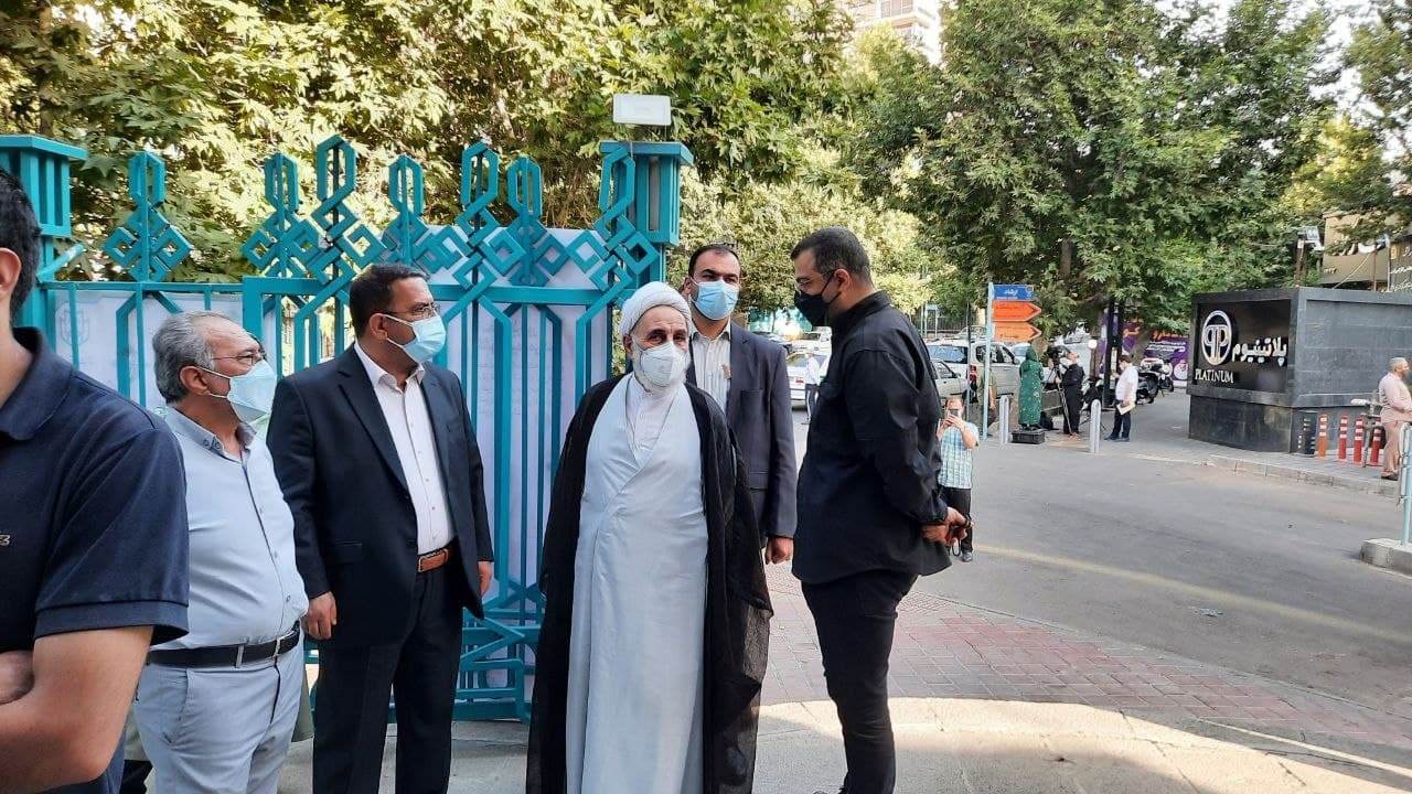 حضور شخصیت های سیاسی در پای صندوق رای حضور شخصیت های سیاسی در پای صندوق رای