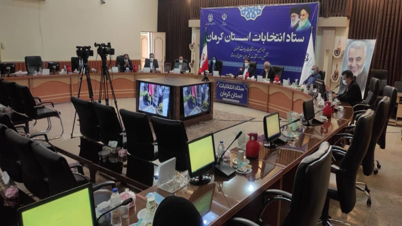 تاکنون بیش از ۶۰ هزار نفر رای خود را به صندوق انداخته اند