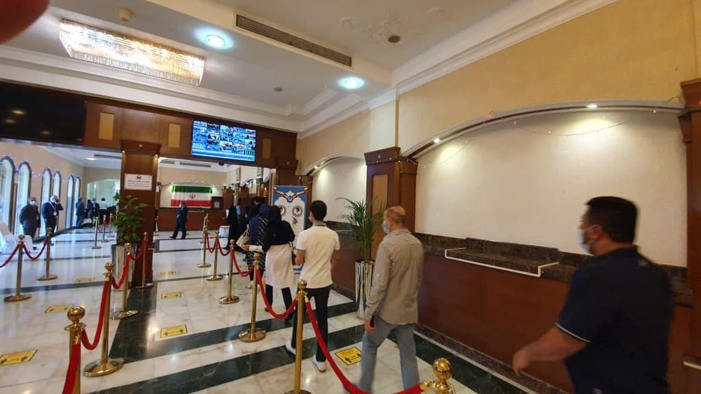 حضور پرشور ایرانیان خارج از کشور در انتخابات ریاست جمهوری + عکس