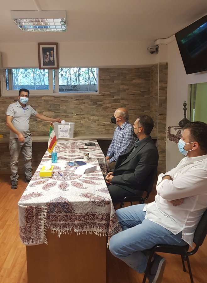 حضور پرشور ایرانیان خارج از کشور در انتخابات ریاست جمهوری + عکس