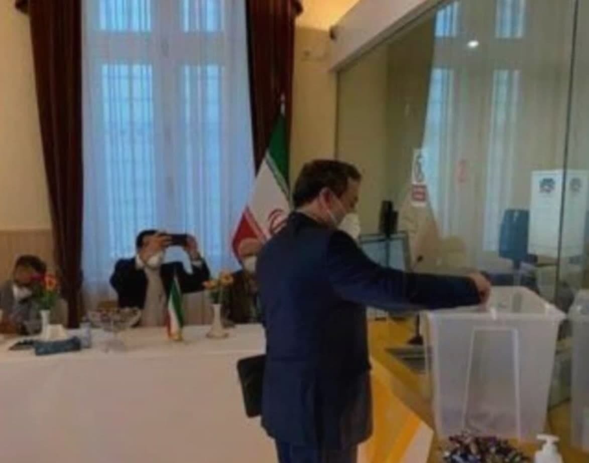 حضور شخصیت های سیاسی در پای صندوق رای عباس عراقچی