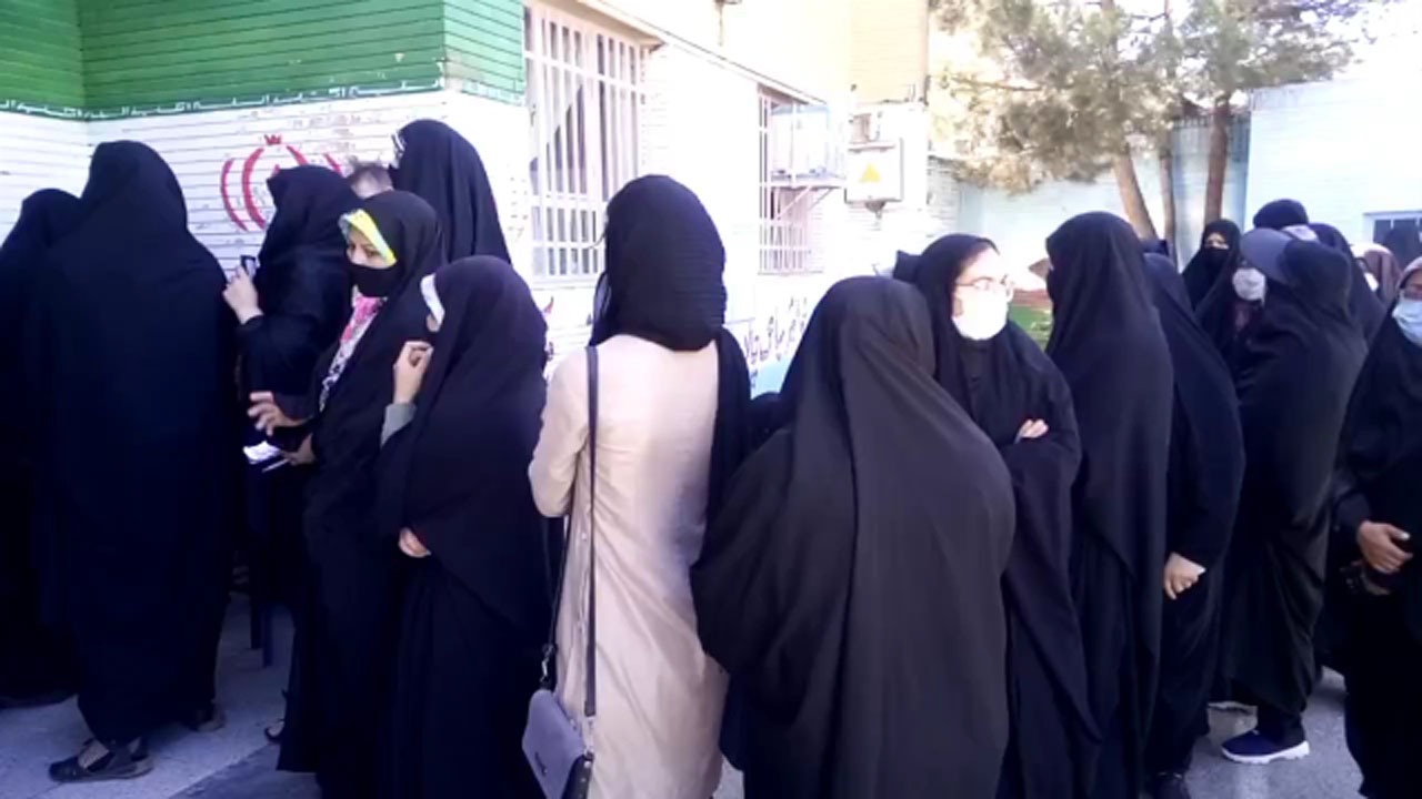 حضور پرشور مردم مشهد در انتخابات ریاست جمهوری + فیلم