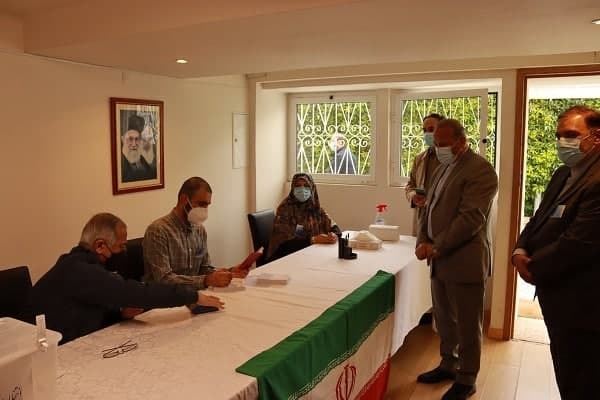 حضور پرشور ایرانیان خارج از کشور در انتخابات ریاست جمهوری ۱۴۰۰ + عکس