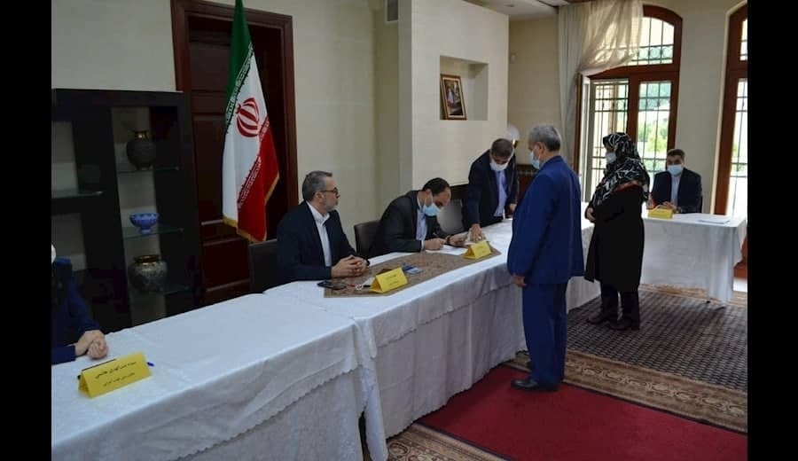 حضور پرشور ایرانیان خارج از کشور در انتخابات ریاست جمهوری ۱۴۰۰ + عکس