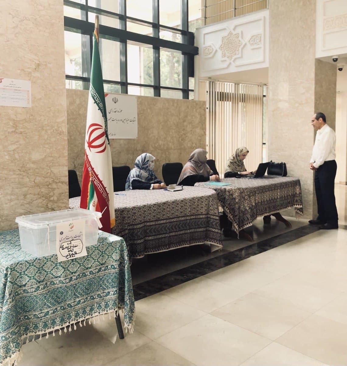 حضور پرشور ایرانیان خارج از کشور در انتخابات ریاست جمهوری ۱۴۰۰ + عکس
