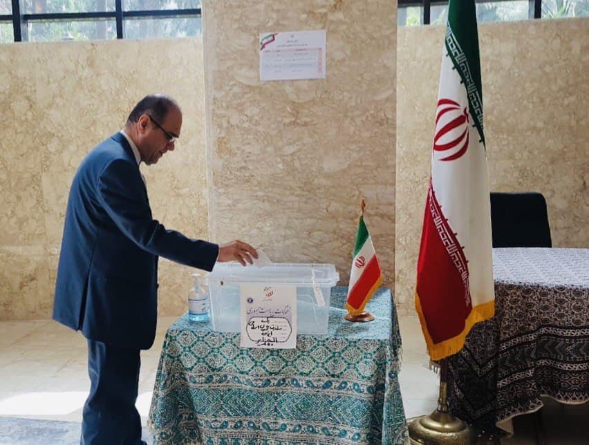 حضور پرشور ایرانیان خارج از کشور در انتخابات ریاست جمهوری ۱۴۰۰ + عکس
