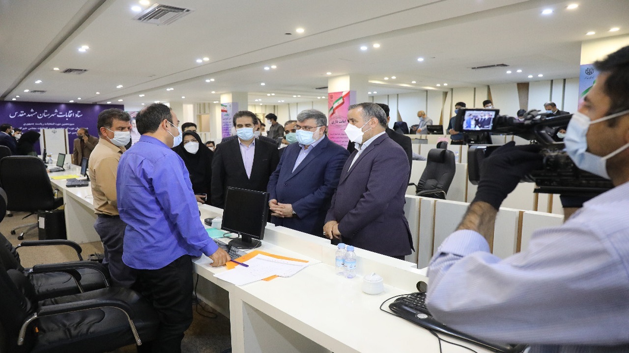 بازدید استاندار خراسان رضوی از ستاد انتخابات مشهد