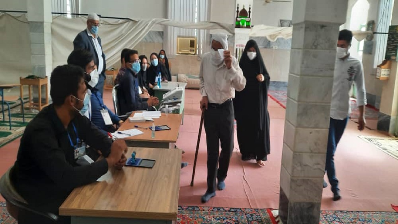 نظارت بر رعایت اصول بهداشتی در شعب اخذ رای خوزستان