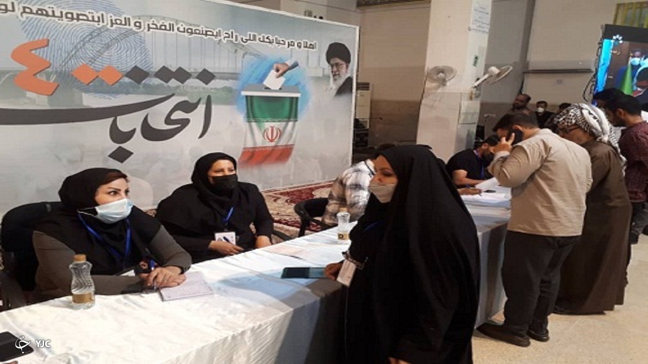 چتر نیروی انتظامی خوزستان بر سر شعب اخذ رای باز است