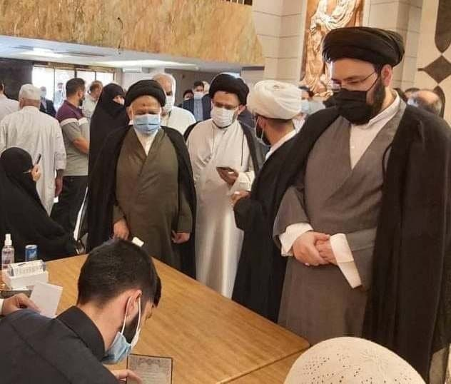 حضور شخصیت های سیاسی در پای صندوق رای علی خمینی