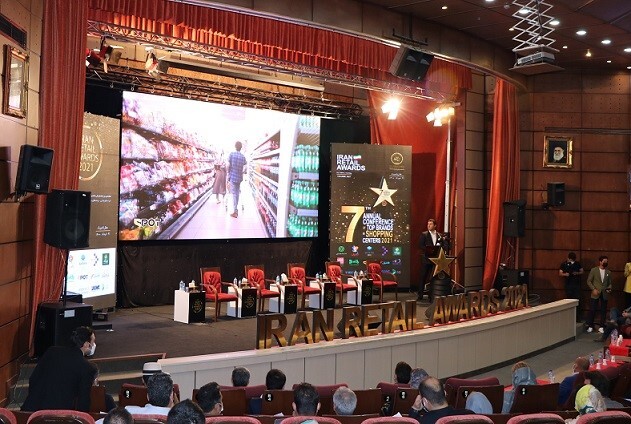 غرفه شرکت اسپات موفق به کسب تندیس غرفه برتر از همایش چهره&zwnj;های ماندگار صنعت خرده&zwnj;فروشی شد