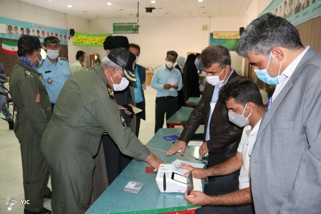 انتخابات در پادگان ها و مکان های نظامی