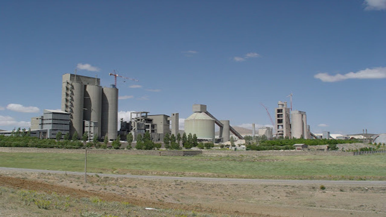 آلودگی محیط زیست توسط کارخانه سیمانی در تربت‌جام